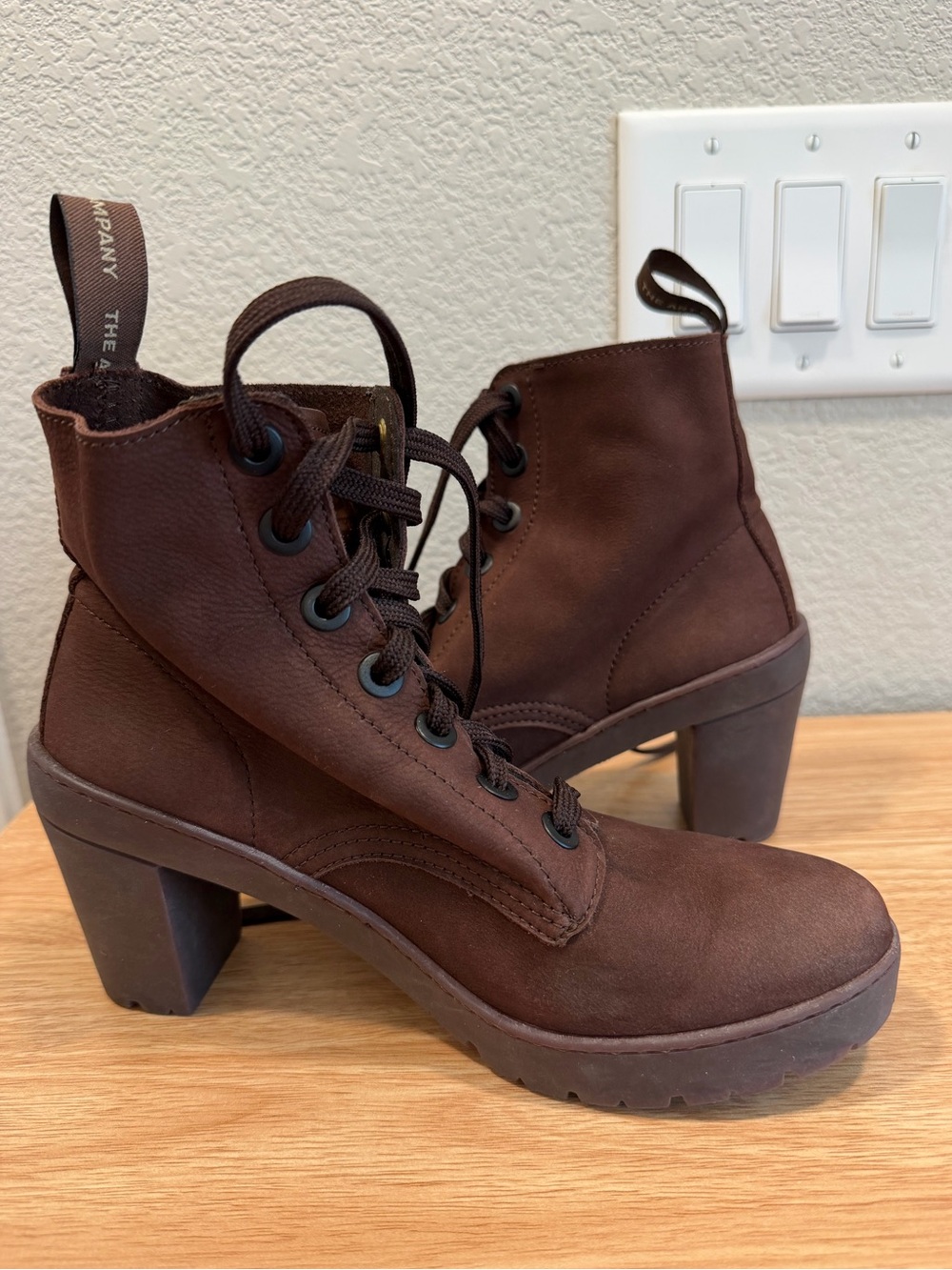 The Art Company Women’s 1756 Oxford Boot Brown. Size 8.5